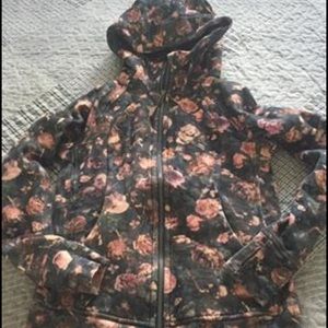 Lululemon scuba washed once - like new! Size 8